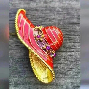 Vintage Red hat brooch necklace pedant Gold-toned red enamel and amethyst